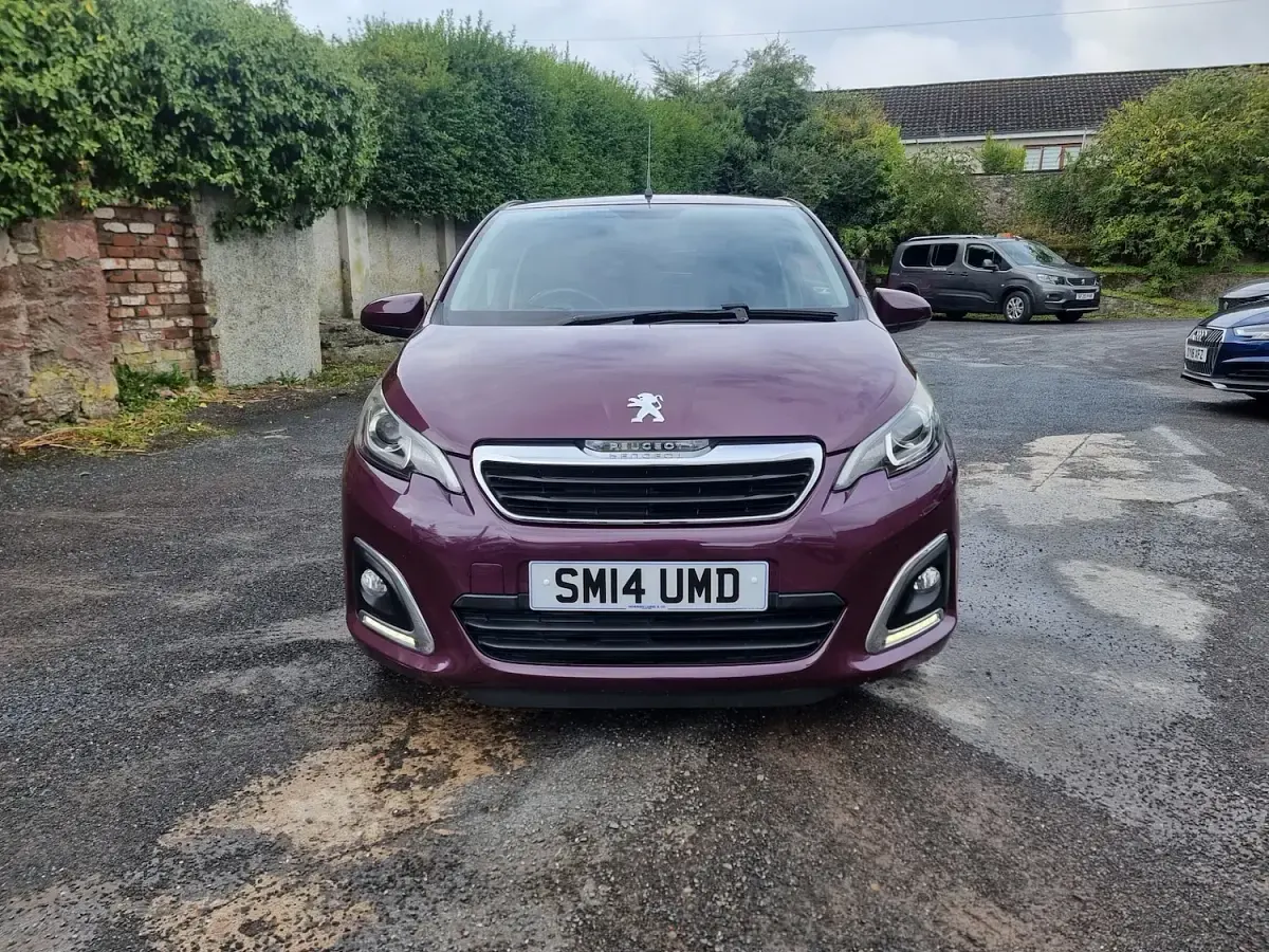 Begagnad Peugeot 108 Allure 82 HK (60 kW) 2014 Lila Halvkombi