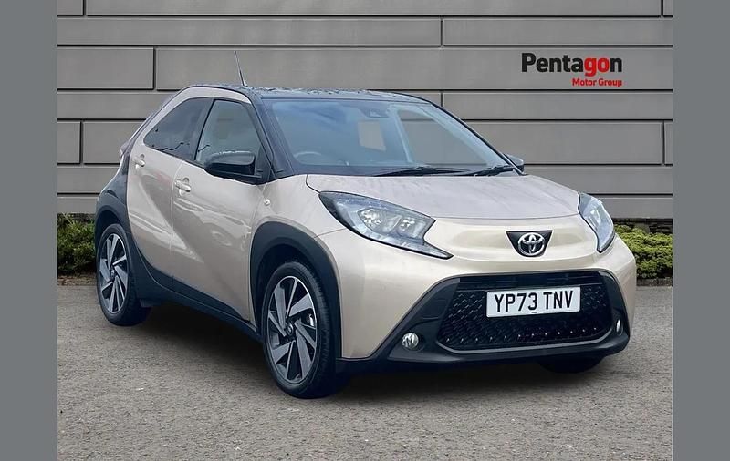 Used Toyota Aygo X 71 HP (52 kW) 2024 Beige SUV