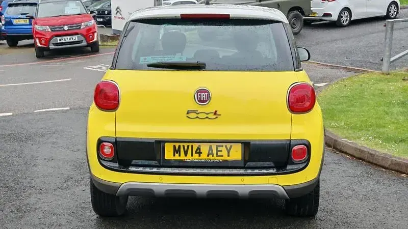 Usado Fiat 500L Trekking 105 HP (77 kW) 2014 Branco Monovolume
