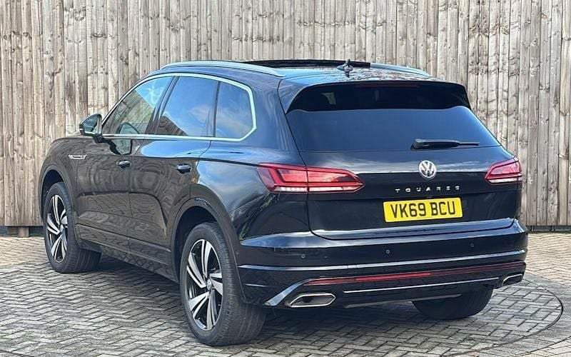 Used 2023 VW Touareg R-line SUV | £24,799 (Super price) - Image 1/4