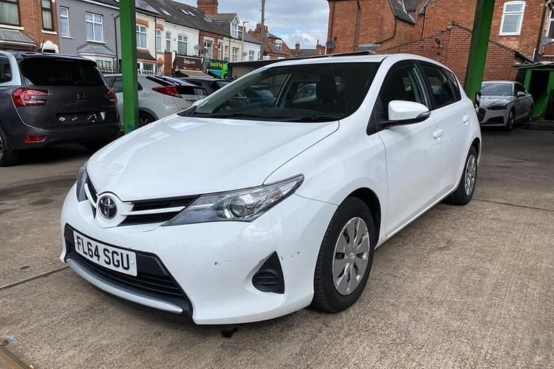 Used Toyota Auris Active 90 HP (66 kW) 2014
