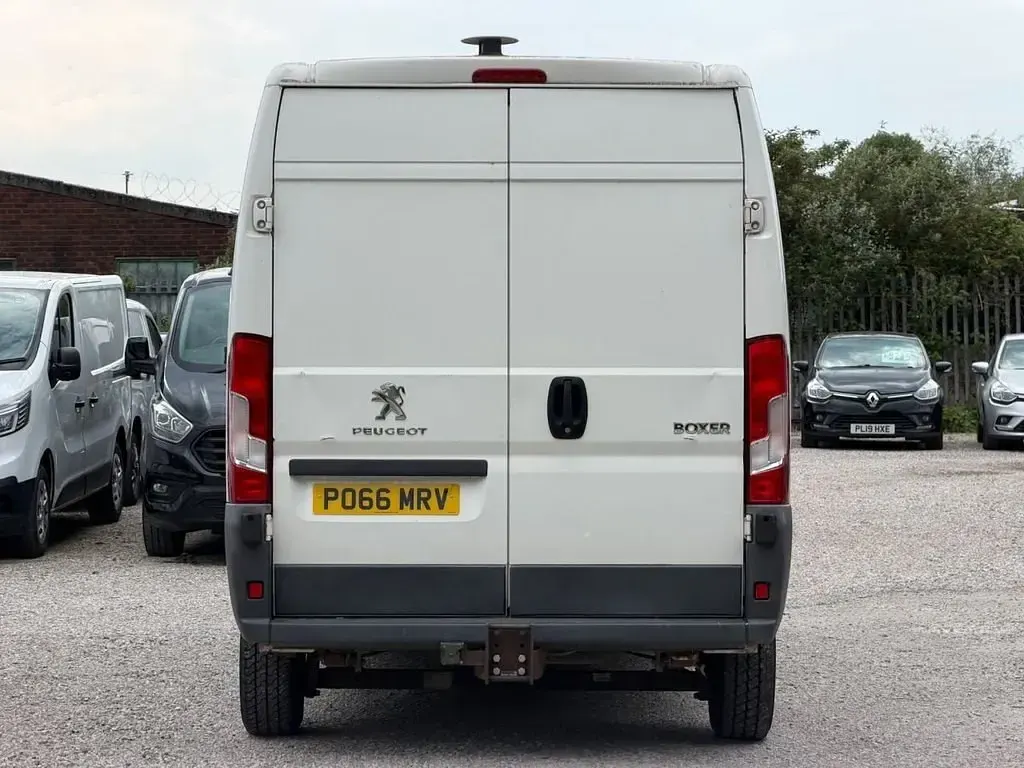 Usado Peugeot Boxer 130 HP (95 kW) 2016 Branco Van