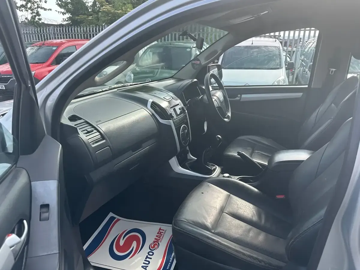 Used Isuzu D-Max 2017 Silver Pickup