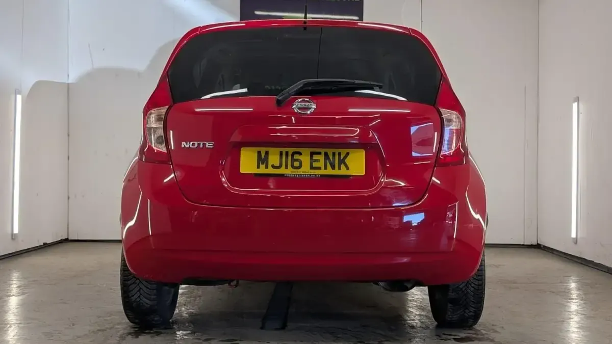 Gebraucht Nissan Note Acenta 80 PS (58 kW) 2016 Rot Kleinwagen
