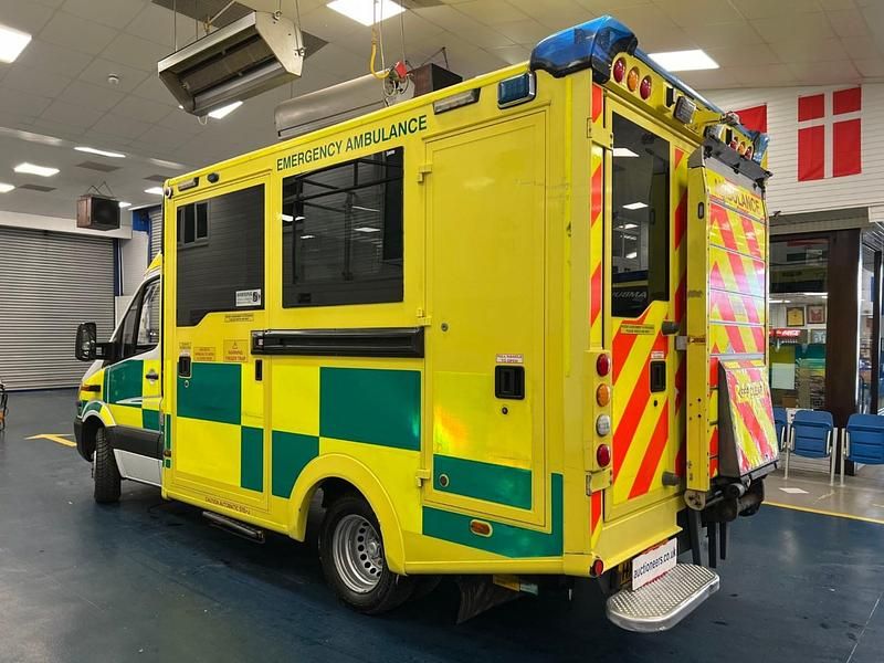 Used Mercedes Sprinter 190 HP (139 kW) 2015 White Van