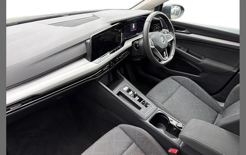 Used VW Golf VIII Life 147 HP (108 kW) 2022 Grey Hatchback