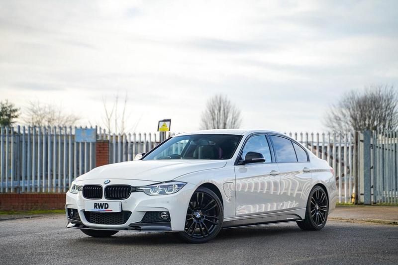 White Used 2017 BMW 330e M Sport Sedan | £12,995 (Good price) - Image 1/4