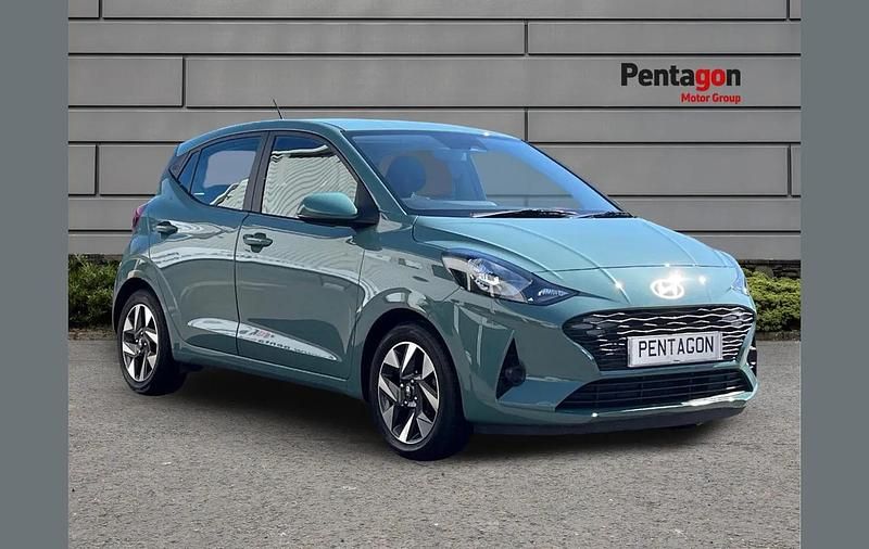 Used Hyundai i10 Advanced 65 HP (47 kW) 2024 Green Hatchback