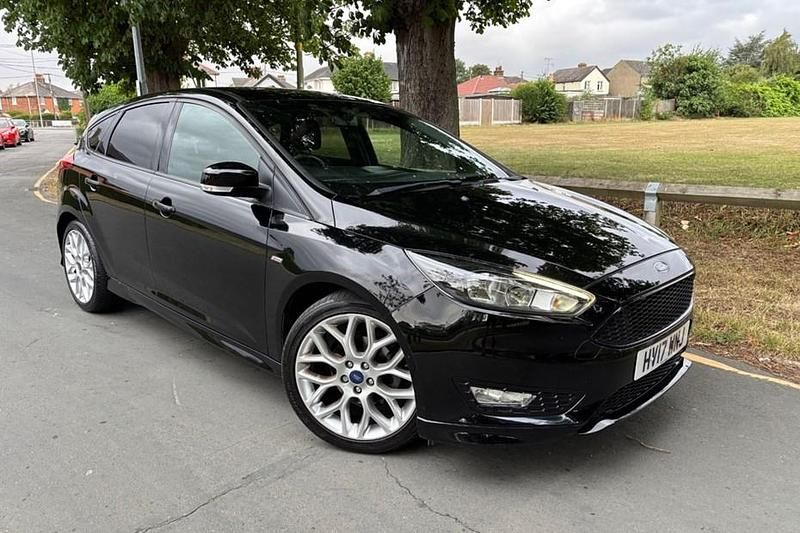 Used Ford Focus ST-Line 125 HP (91 kW) 2017 Black Hatchback