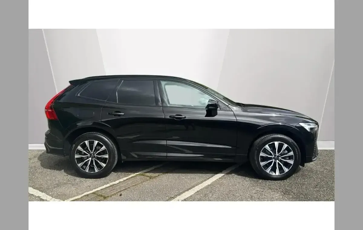 Used Volvo XC60 Plus 197 HP (144 kW) 2023 Black SUV