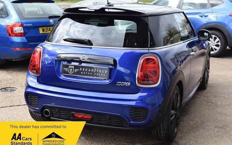 Używany Mini Cooper Hatch 136 KM (100 kW) 2018 Niebieski Hatchback