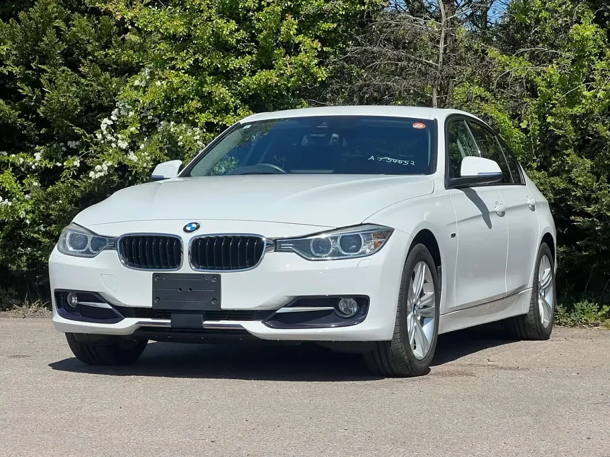 Used BMW 320 Sport Line 2015 White Sedan