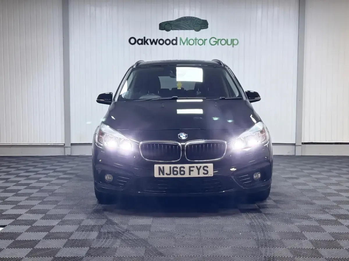 Begagnad BMW 218 Sport Line 2016 Svart Kombi
