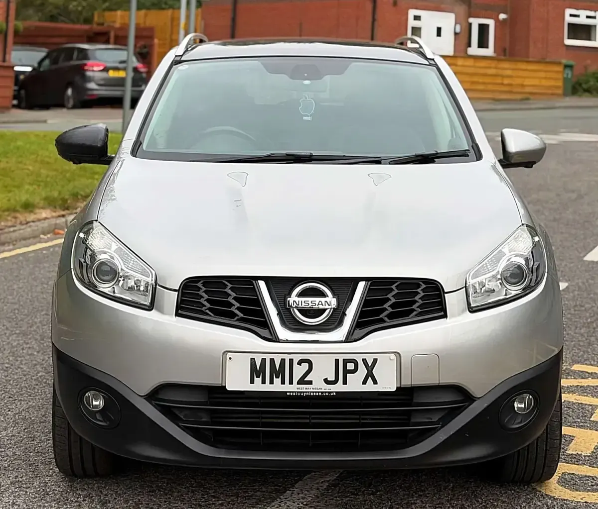 Used Nissan Qashqai N-TEC 110 HP (80 kW) 2012 Silver SUV