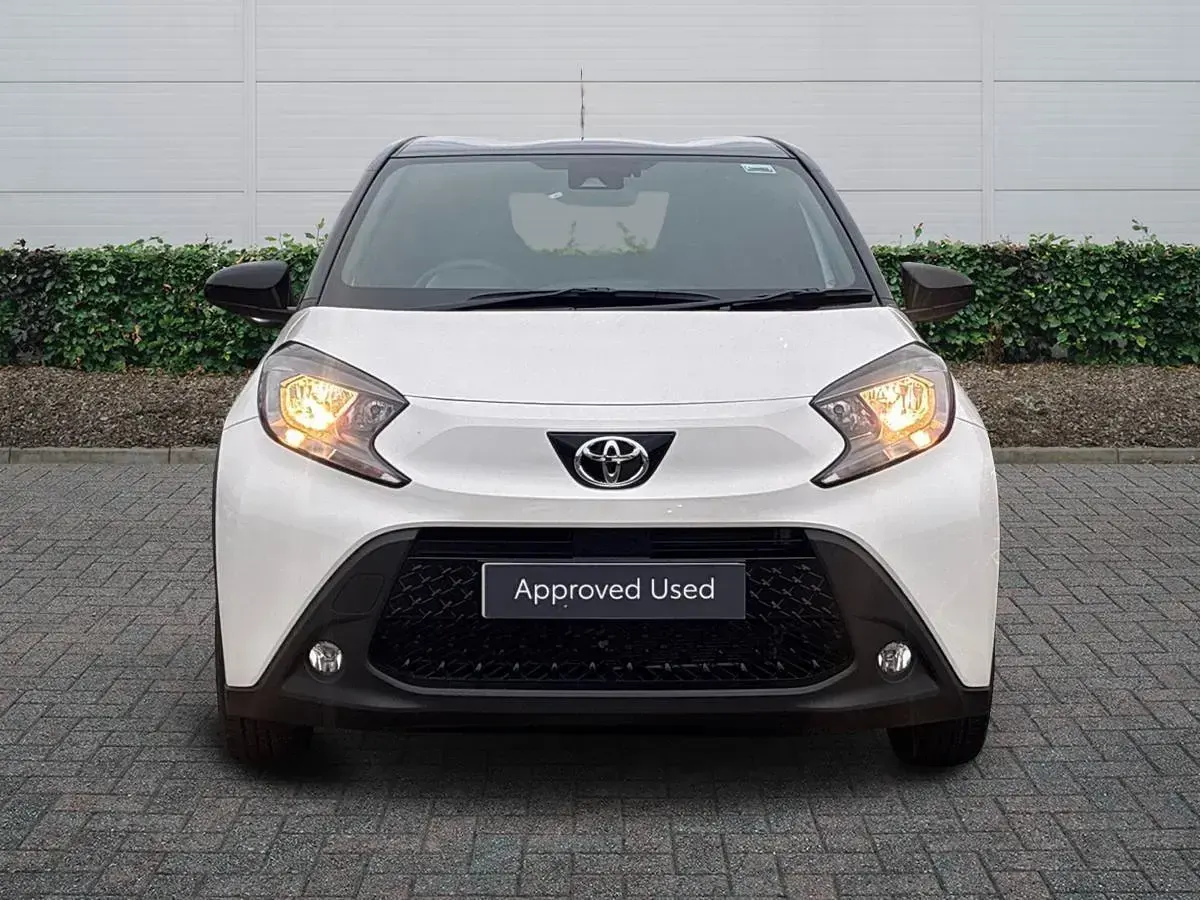 New Toyota Aygo X 72 HP (52 kW) 2025 White SUV