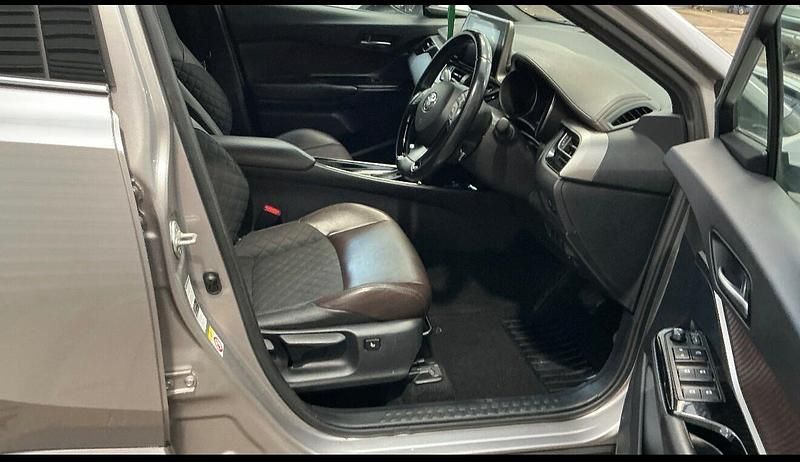 Used Toyota C-HR 2017 Silver SUV