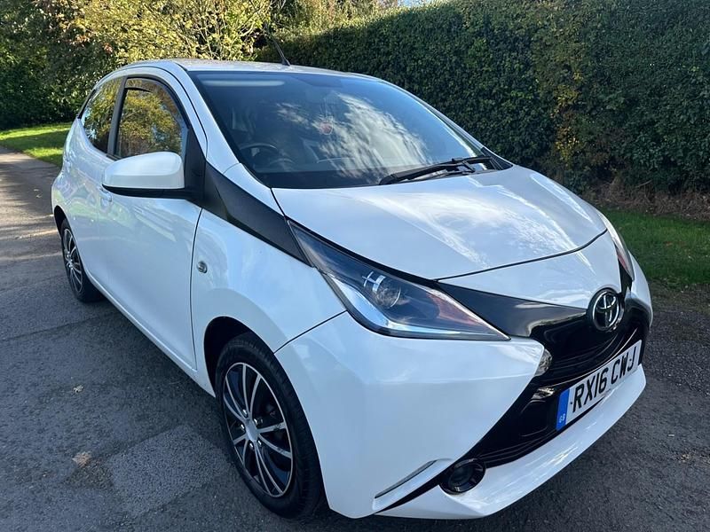 White Used 2016 Toyota Aygo X-play Hatchback | £3,200 (Super price) - Image 1/4