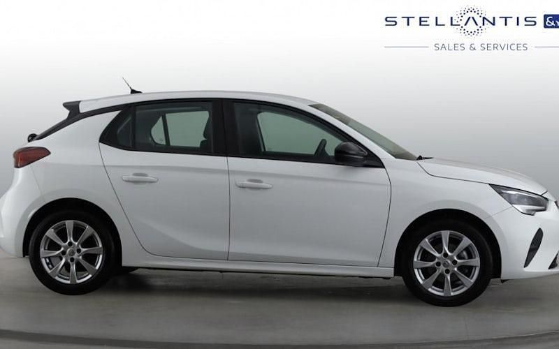 Used Vauxhall Corsa Design Edition 75 HP (55 kW) 2022 White Hatchback