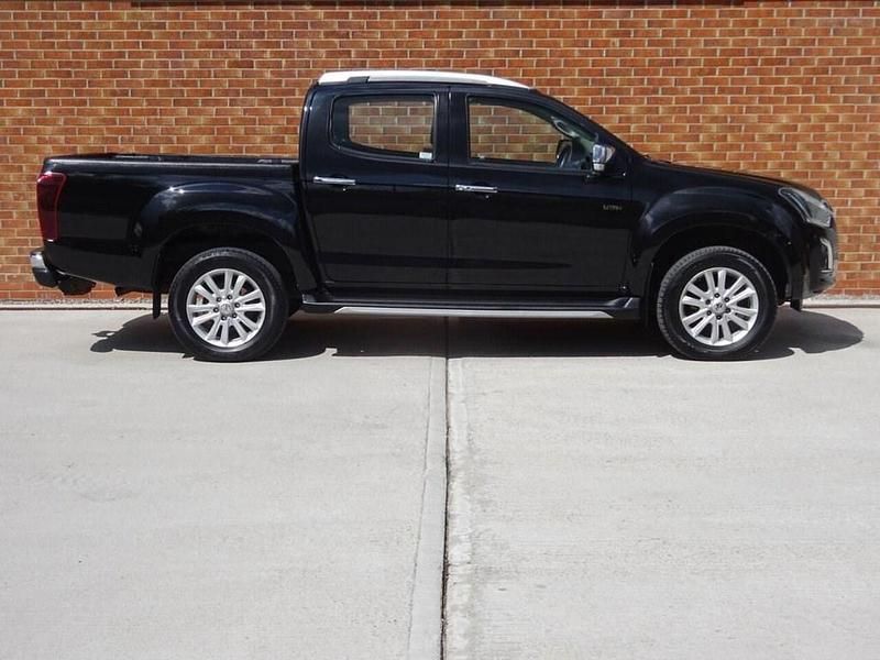 Used Isuzu D-Max 2021 Black Pickup