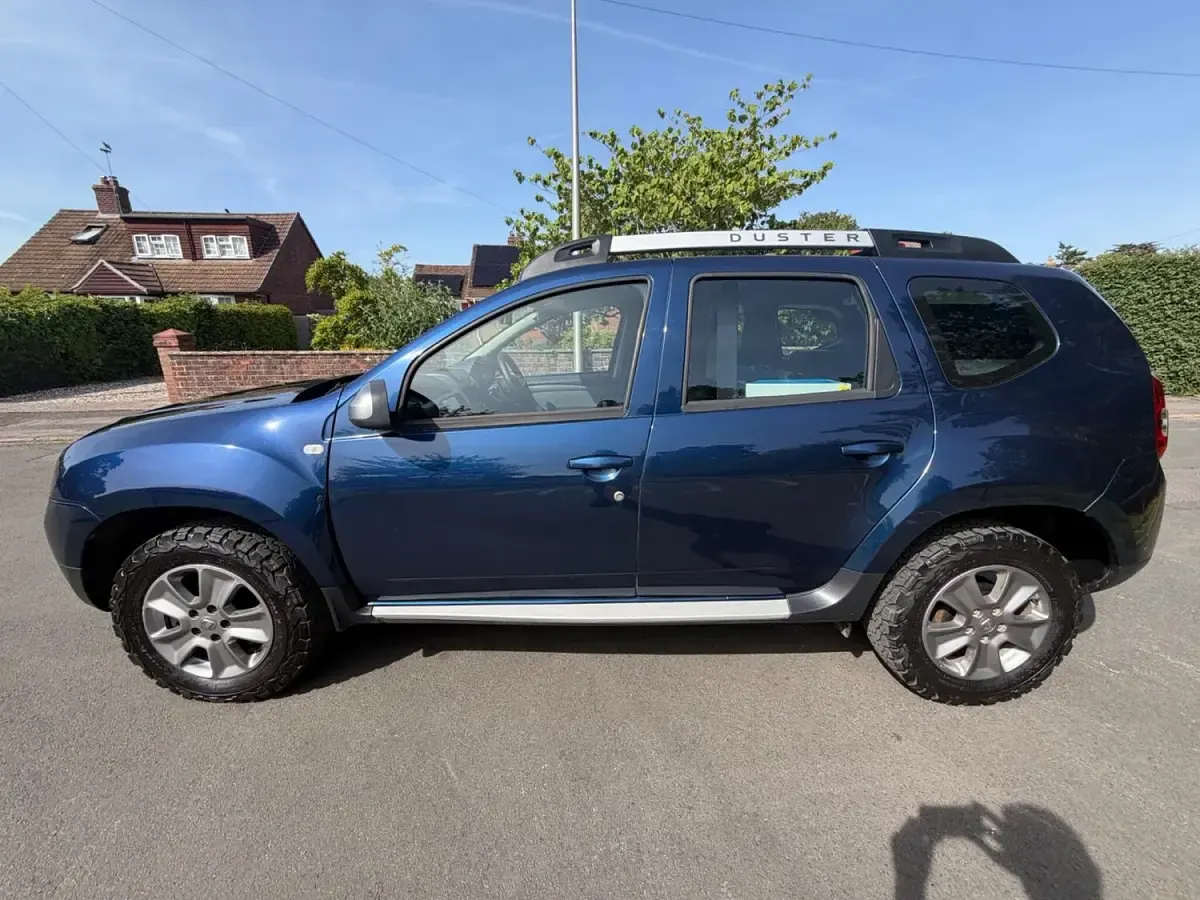 Used Dacia Duster Lauréate 106 HP (77 kW) 2018 Blue SUV