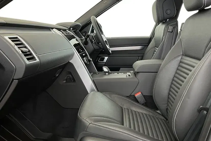 Used Land Rover Discovery SE Dynamic 350 HP (257 kW) 2026 Black SUV