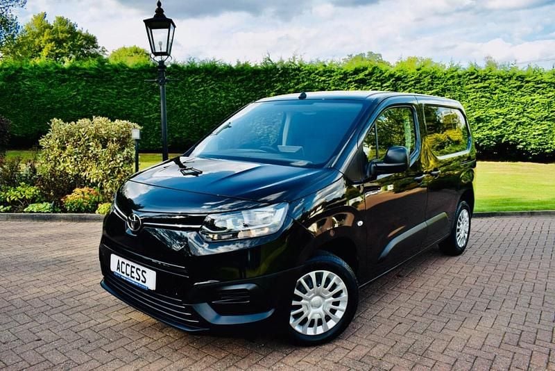 Black Used 2022 Toyota Proace Active Van | £9,995 (Fair price) - Image 1/4