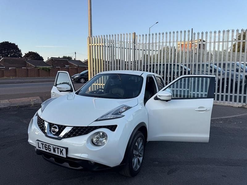 White Used 2016 Nissan Juke Tekna SUV | £6,495 (Good price) - Image 1/4