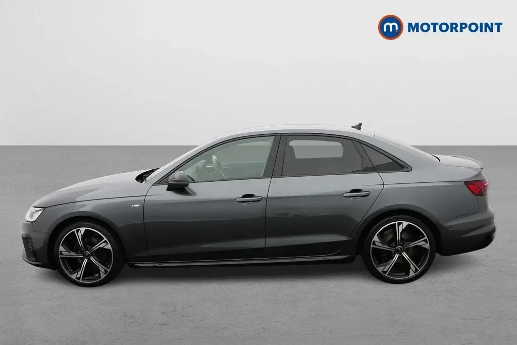 Usado Audi A4 Black Edition 150 CV (110 kW) 2024 Gris Berlina