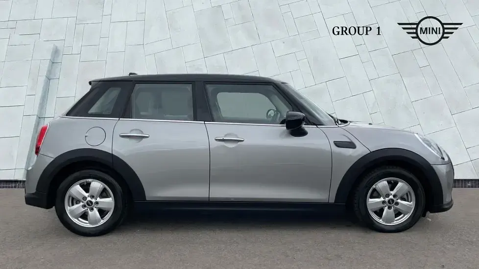 Used Mini Cooper Classic 136 HP (100 kW) 2023 Silver Hatchback