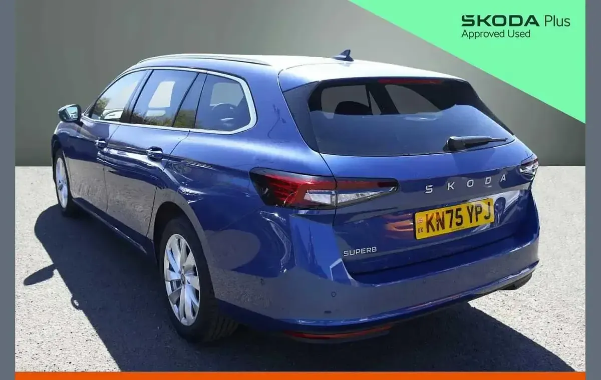 Used Skoda Superb SE Technology 150 HP (110 kW) 2025 Cobalt blue metallic Estate