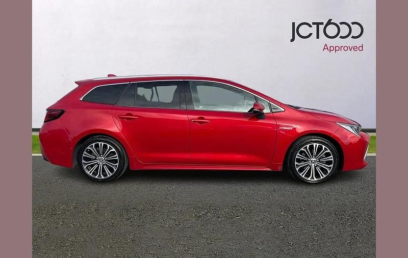 Used Toyota Corolla Sport 180 HP (132 kW) 2020 Red Estate