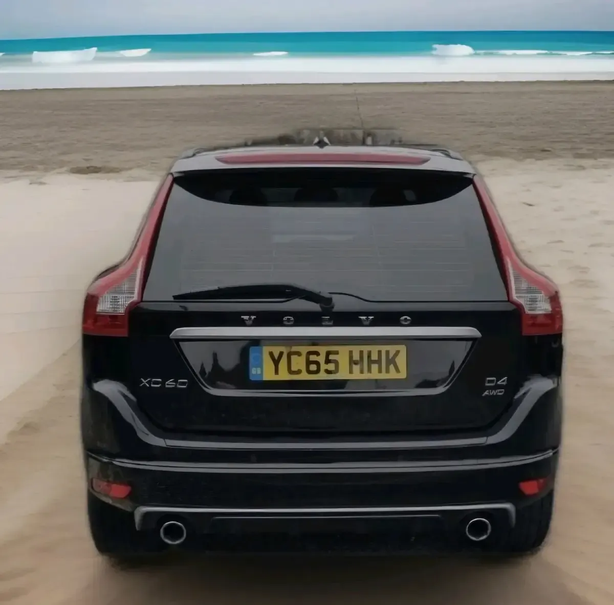 Used Volvo XC60 R-Design 190 HP (139 kW) 2015 Black SUV