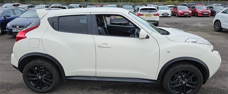 Pure white Used 2012 Nissan Juke Tekna SUV | £4,675 (Fair price) - Image 1/4
