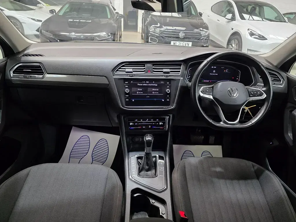 Usado VW Tiguan Allspace S 150 HP (110 kW) 2023 Cinzento SUV