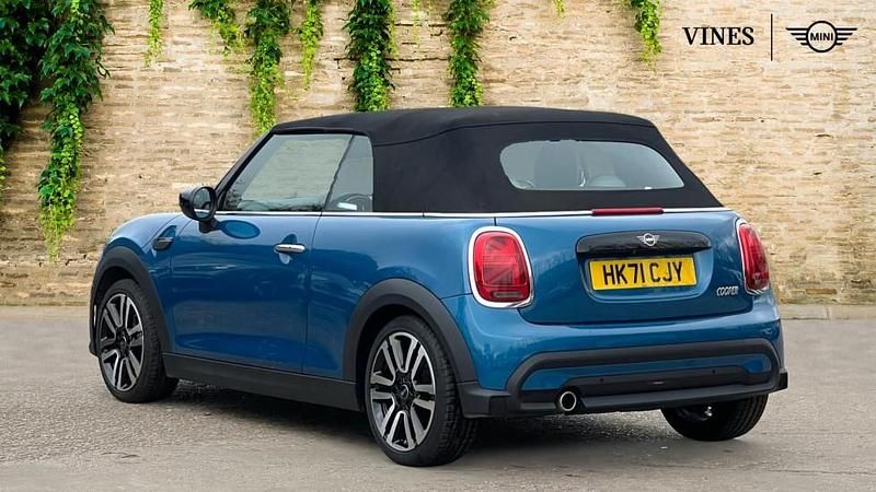 Used Mini Cooper Exclusive 134 HP (98 kW) 2021 Blue Hatchback
