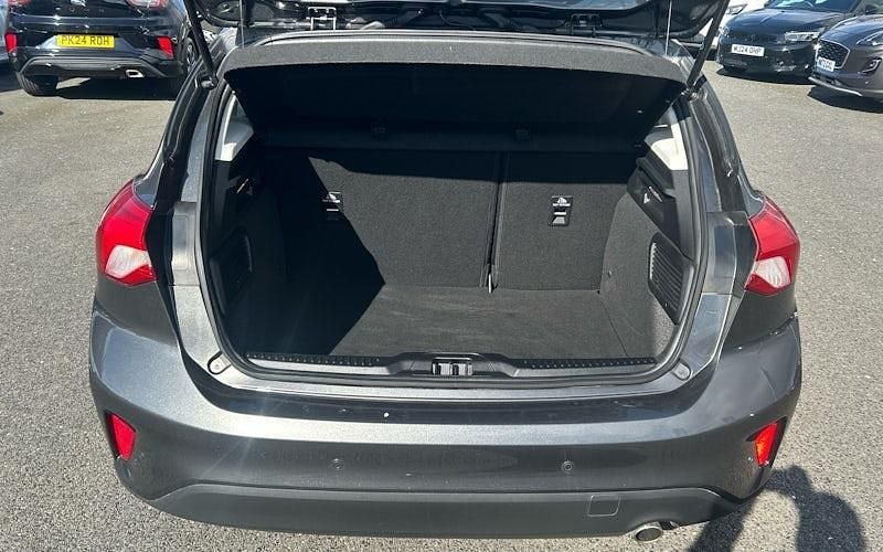Used Ford Focus Zetec 125 HP (91 kW) 2020 Grey Hatchback