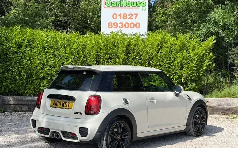 Used Mini Cooper S Hatch 192 HP (141 kW) 2019 White Hatchback