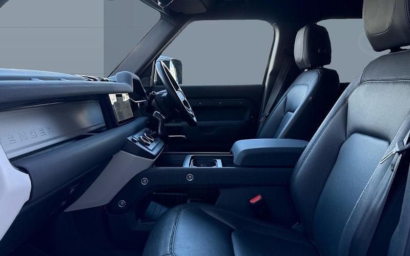 Używany Land Rover Defender Dynamic 404 KM (297 kW) 2023 SUV