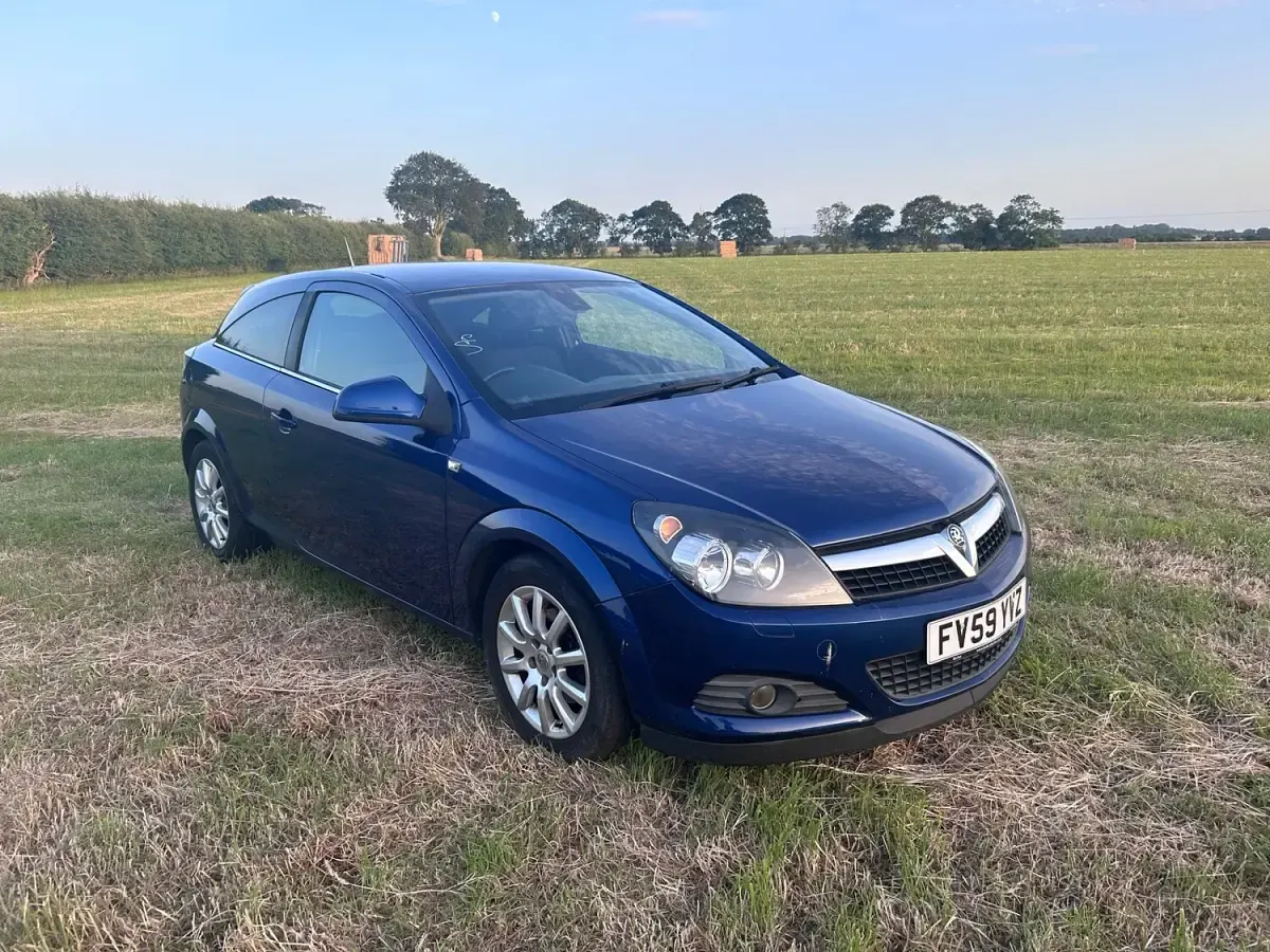 Used Vauxhall Astra 2010 Blue Hatchback