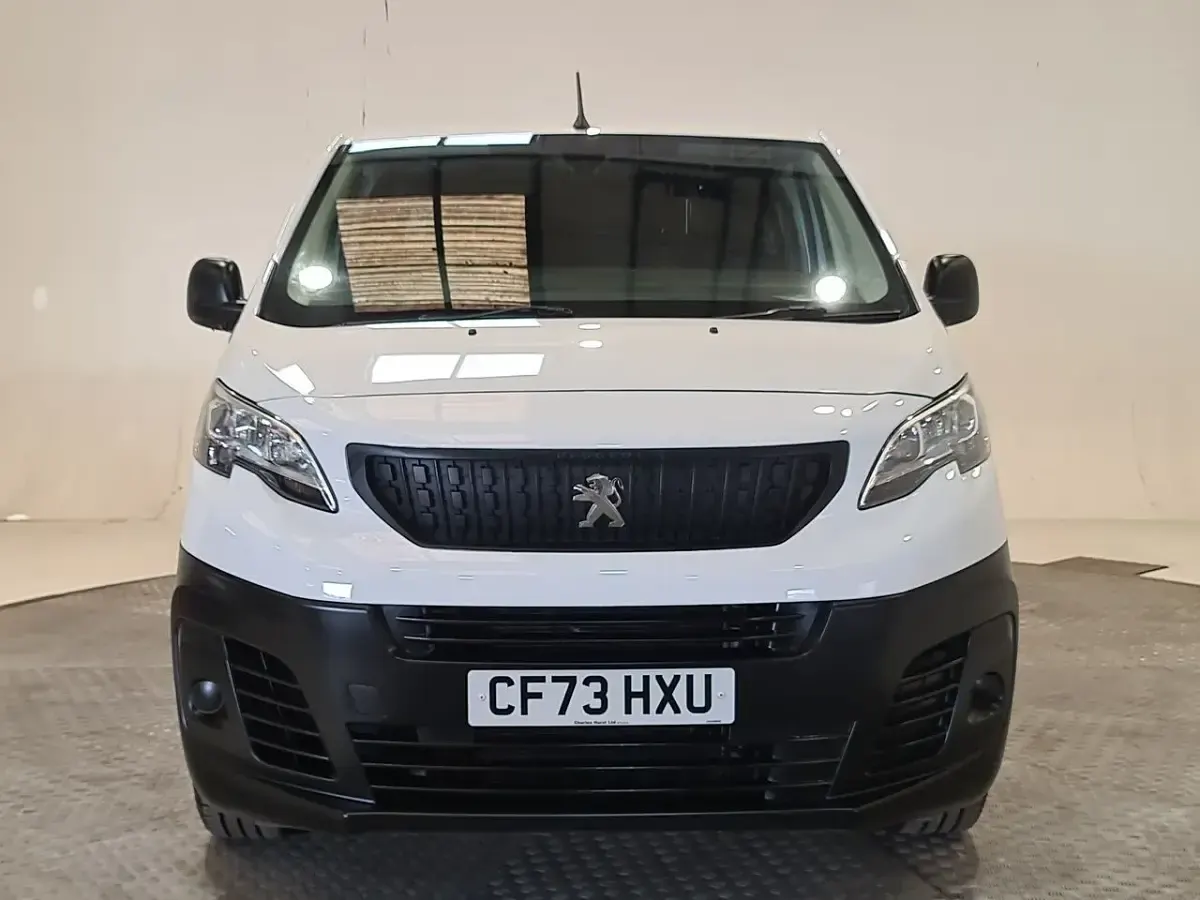 Used Peugeot Expert Premium 145 HP (106 kW) 2023 White Van