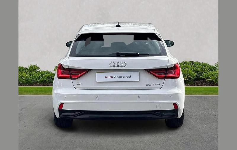 Used Audi A1 Sport 108 HP (79 kW) 2022 White SUV