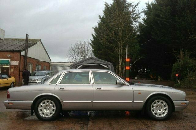Used 2000 Jaguar XJ8 Sedan | £3,650 - Image 1/4