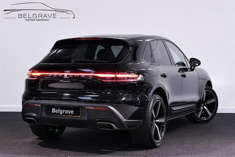 Used Porsche Macan 265 HP (194 kW) 2021 Black SUV