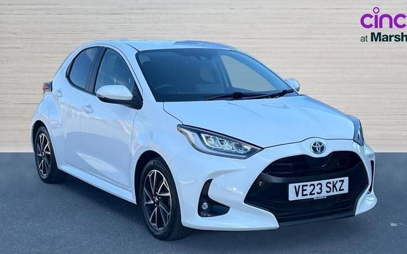 Used 2025 Toyota Yaris Hybrid Design Hatchback | £17,739 (Super price) - Image 1/4