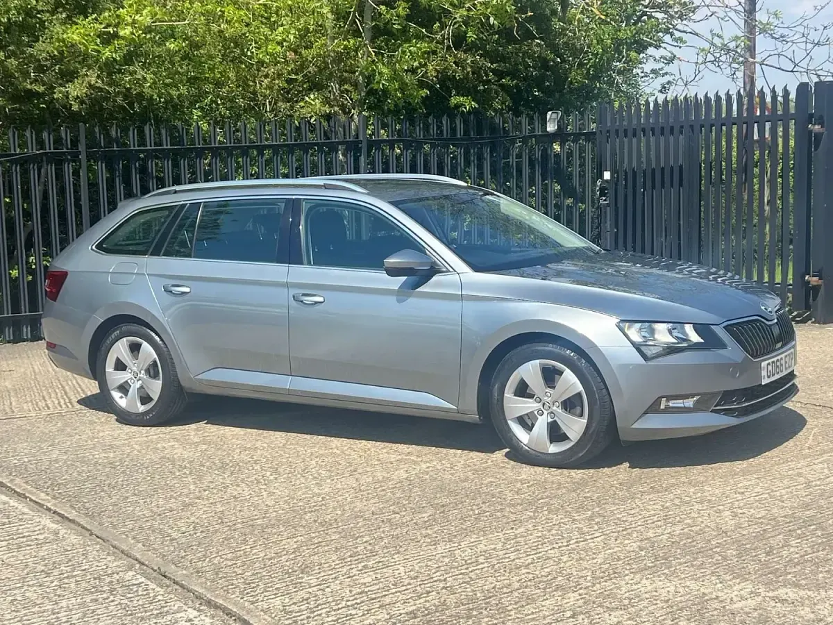 Used Skoda Superb SE 150 HP (110 kW) 2016 Grey Estate