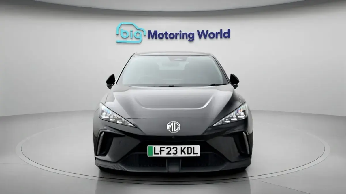 Używany MG MG4 EV Trophy 319 kW (435 KM) 2023 Czarny Hatchback