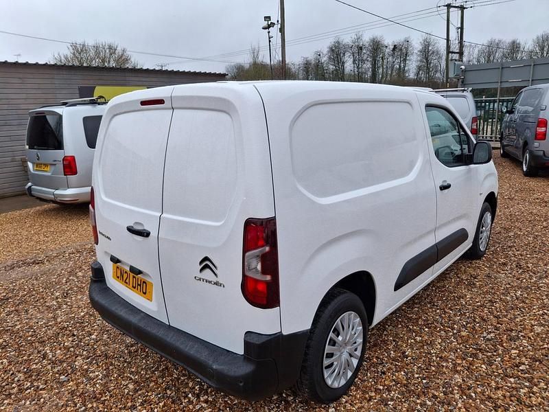 Used Citroën Berlingo 75 HP (55 kW) 2021 White MPV