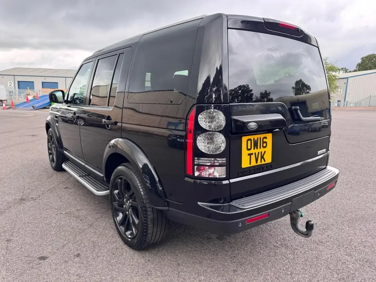 Used Land Rover Discovery 4 Landmark 2016 Black SUV
