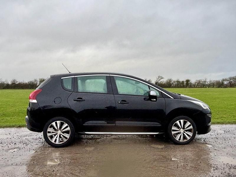 Usado Peugeot 3008 Active 2014 Negro Utilitario