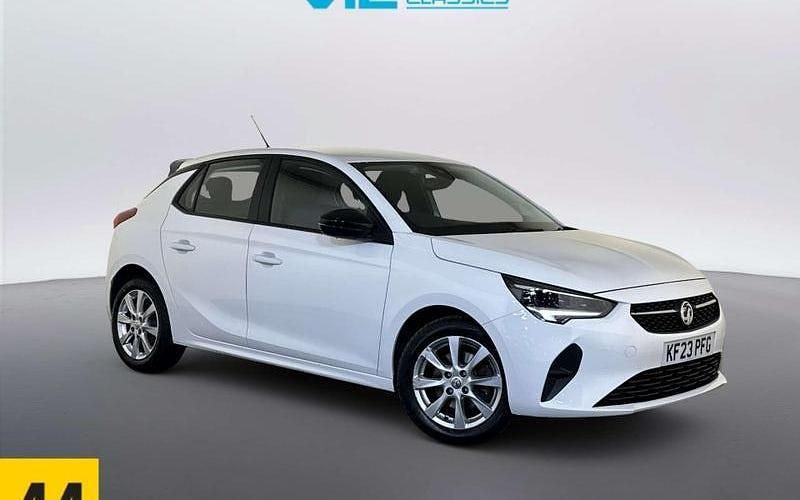 Used Vauxhall Corsa Design Edition 101 HP (74 kW) 2023 White Hatchback
